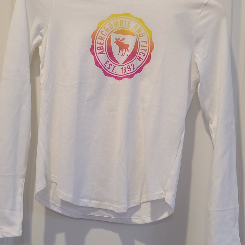 Abercrombie long sleeve graphic t-shirt